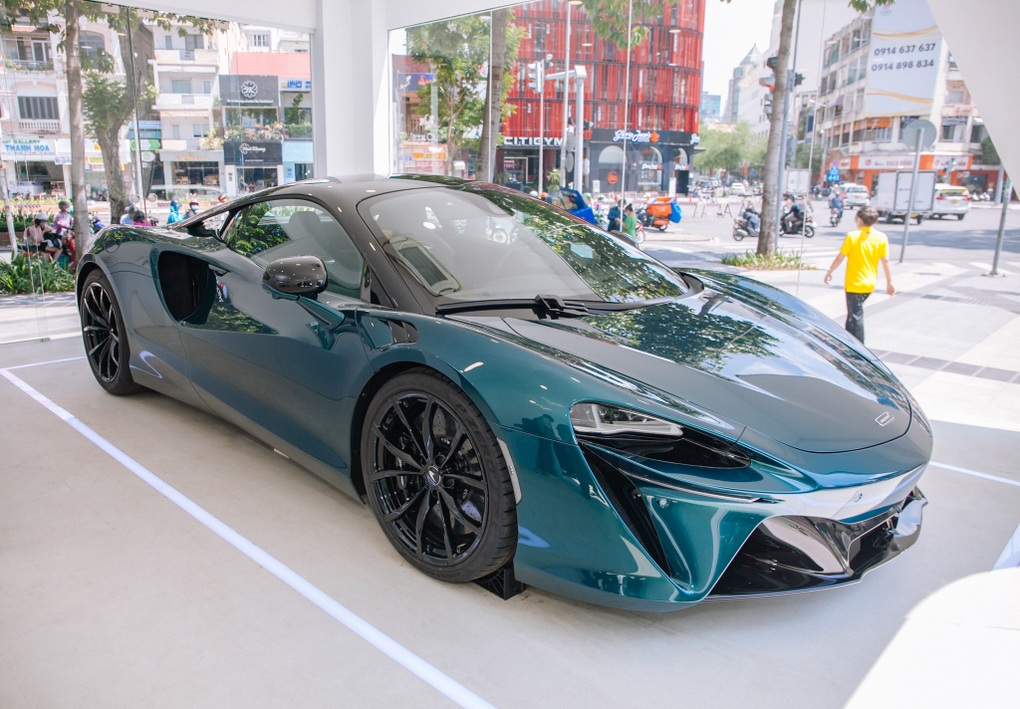 Cận cảnh siêu xe McLaren Artura vừa về Việt Nam - 1 Cận cảnh siêu xe McLaren Artura vừa về Việt Nam - 1