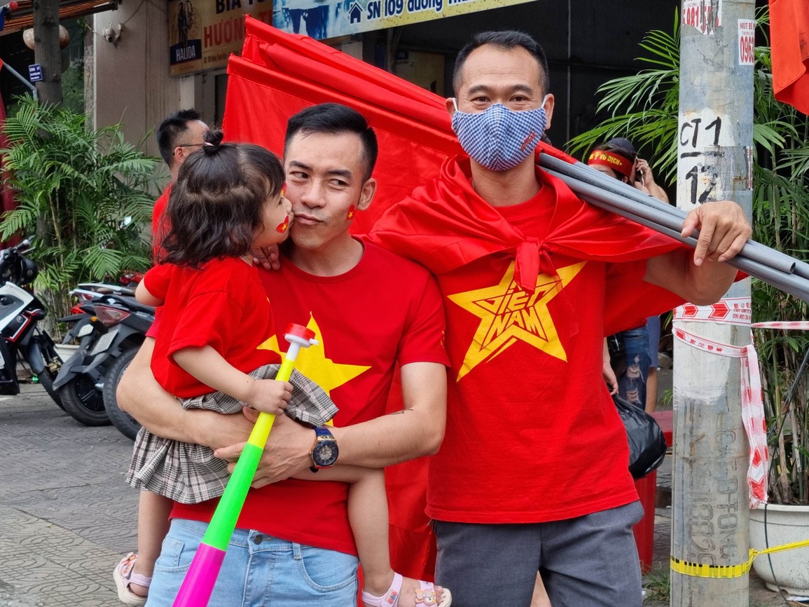 Vạn người đổ về sân Cẩm Phả chờ xem Đội tuyển bóng đá nữ Việt Nam - 6 Vạn người đổ về sân Cẩm Phả chờ xem Đội tuyển bóng đá nữ Việt Nam - 6