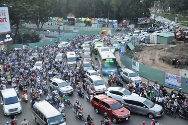 TPHCM thu dọn hàng trăm lô cốt dịp lễ 30/4