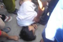 CSCĐ đánh gục người vi phạm giao thông