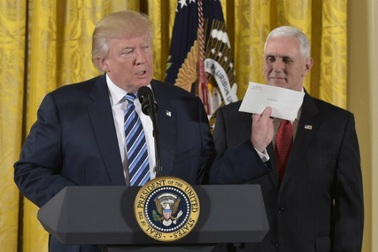 Ông Trump úp mở về lá thư từ người tiền nhiệm Obama