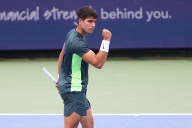 Alcaraz, Djokovic vào tứ kết Cincinnati Masters
