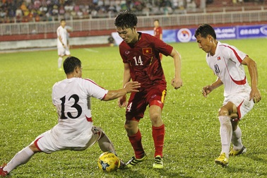 Tuấn Anh-Xuân Trường tỏa sáng, Việt Nam thắng đậm CHDCND Triều Tiên