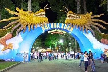 Đêm xuân dạo bước vườn hoa Tao Đàn