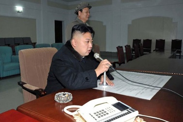 Ảnh lãnh đạo Triều Tiên đích thân chỉ huy vụ phóng tên lửa