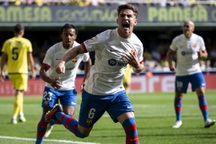 Barcelona hạ Villarreal sau màn rượt đuổi tỷ số căng thẳng