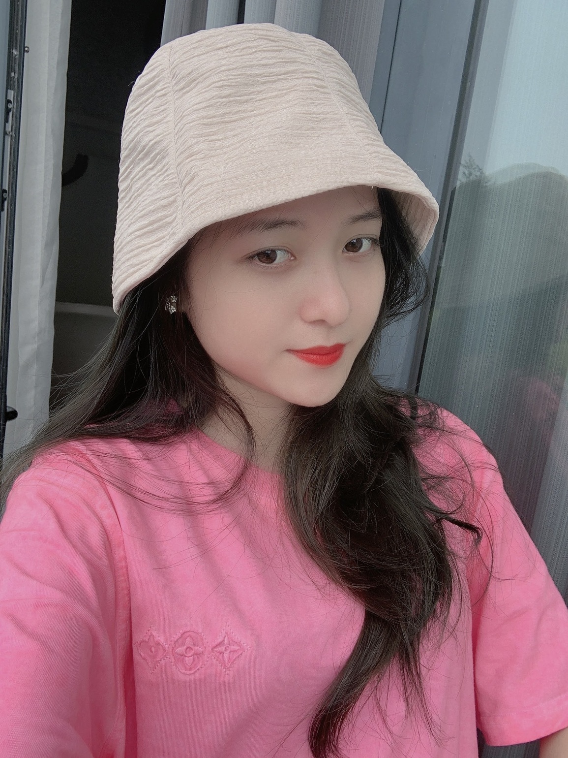 Nhan sắc ngọt ngào của cô gái trình diễn áo dài đẹp nhất Sắc Sen xứ Nghệ - 5 Nhan sắc ngọt ngào của cô gái trình diễn áo dài đẹp nhất Sắc Sen xứ Nghệ - 5