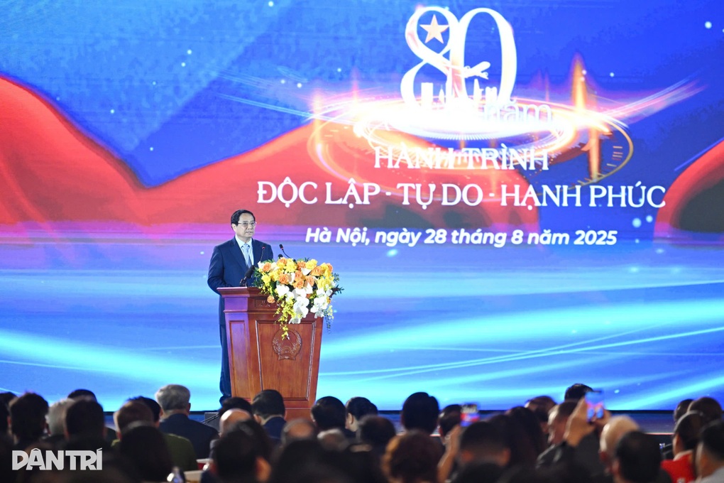 Thủ tướng: Triển lãm 80 năm thành tựu đất nước lan tỏa niềm tự hào dân tộc - 2 Thủ tướng: Triển lãm 80 năm thành tựu đất nước lan tỏa niềm tự hào dân tộc - 2