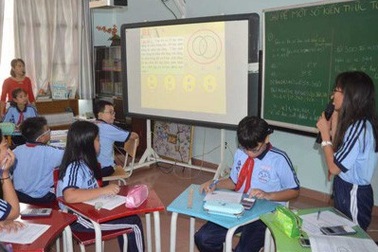 Hai cánh cửa mở rộng không gian học tập