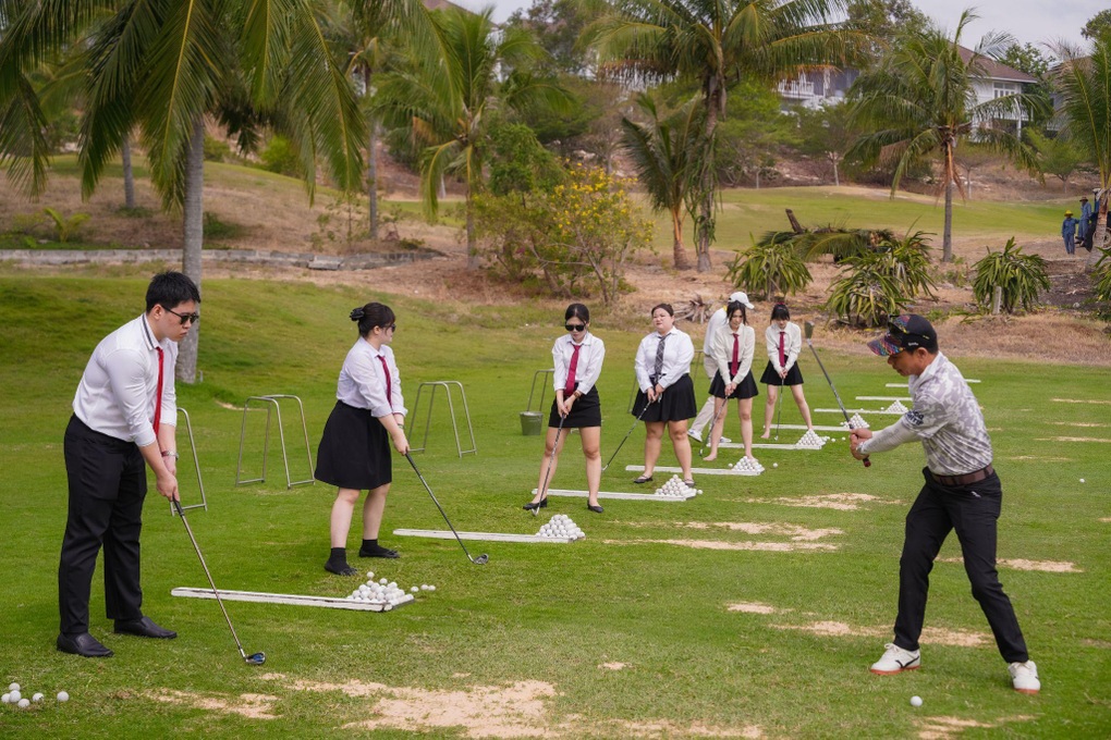 Sinh viên ngành quản trị khách sạn SIU trải nghiệm môi trường làm việc tại resort cao cấp - 1 Sinh viên ngành quản trị khách sạn SIU trải nghiệm môi trường làm việc tại resort cao cấp - 1