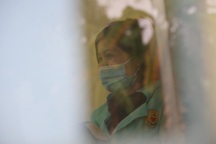 Phút trải lòng của nữ công nhân trở về từ tâm dịch Vũ Hán