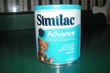 Abbott thu hồi sữa Similac vì chứa côn trùng