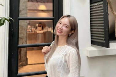 Cô gái Hàn xinh đẹp thích ăn phở, bỏ việc lương cao đến Việt Nam sống