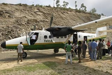 Máy bay Nepal vỡ vụn, toàn bộ 22 người thiệt mạng