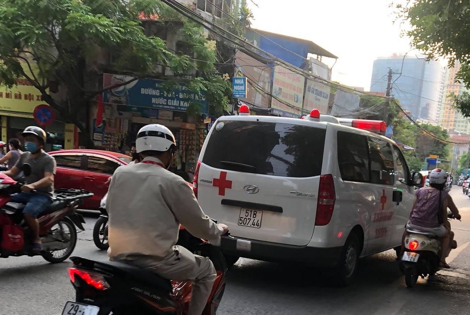 Ông Đoàn Ngọc Hải cùng xe chở miễn phí bệnh nhân nghèo ra tới Hà Nội - 5 Ông Đoàn Ngọc Hải cùng xe chở miễn phí bệnh nhân nghèo ra tới Hà Nội - 5