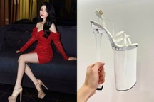 Giày "cà kheo" cao 30cm yêu thích của Hòa Minzy đang là mốt