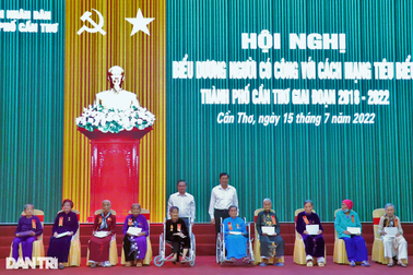 Biểu dương, tri ân người có công với cách mạng