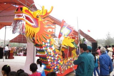 Rộn ràng Lễ hội cầu ngư - cầu an trên cửa biển Lạch Trường