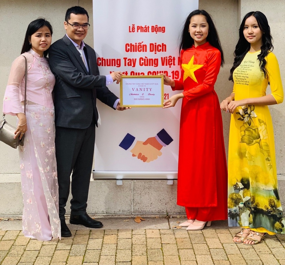 Người Việt tại Anh chung tay cùng quê hương vượt qua Covid-19 - 2 Người Việt tại Anh chung tay cùng quê hương vượt qua Covid-19 - 2