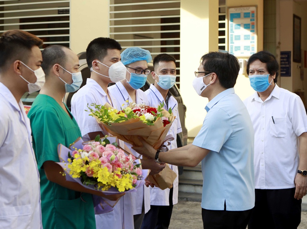 Đoàn cán bộ y tế Vĩnh Phúc, Quảng Ninh lên đường tới Bắc Giang chống dịch - 1 Đoàn cán bộ y tế Vĩnh Phúc, Quảng Ninh lên đường tới Bắc Giang chống dịch - 1