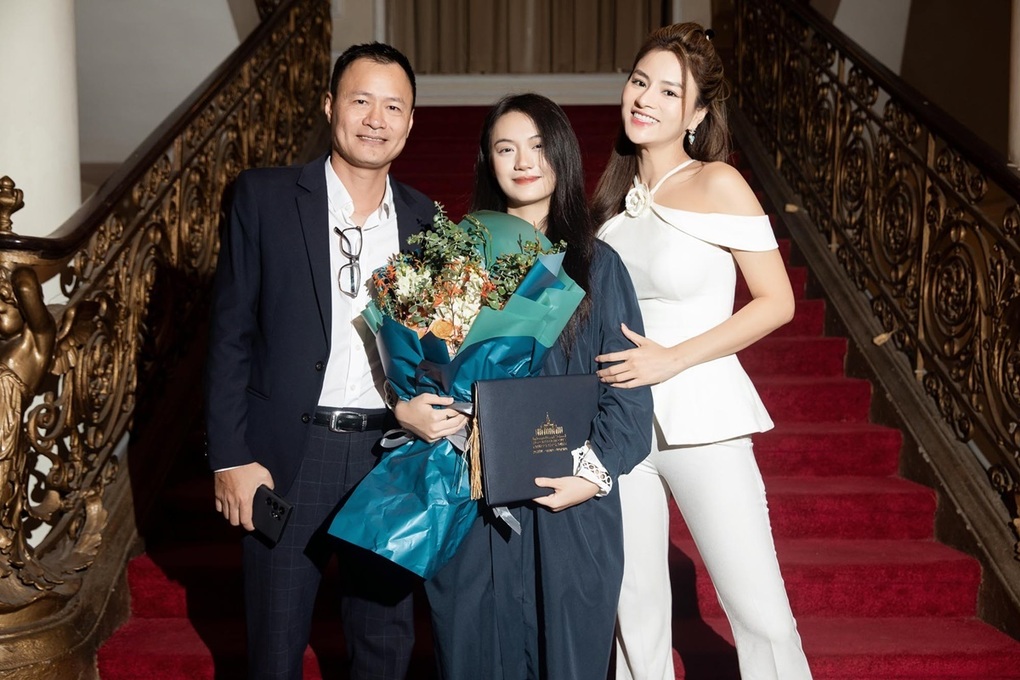 Siêu mẫu Vũ Thu Phương tiết lộ mối quan hệ với con riêng 18 tuổi của chồng - 2 Siêu mẫu Vũ Thu Phương tiết lộ mối quan hệ với con riêng 18 tuổi của chồng - 2
