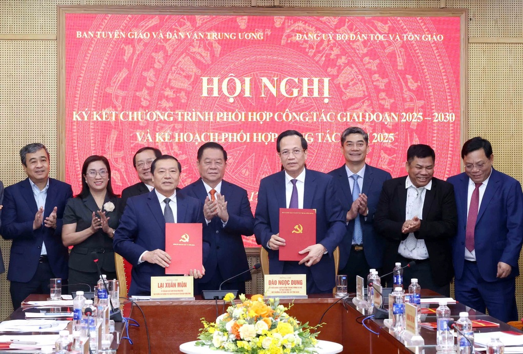 Nâng chất lượng công tác tuyên giáo, dân vận và công tác dân tộc, tôn giáo - 2 Nâng chất lượng công tác tuyên giáo, dân vận và công tác dân tộc, tôn giáo - 2