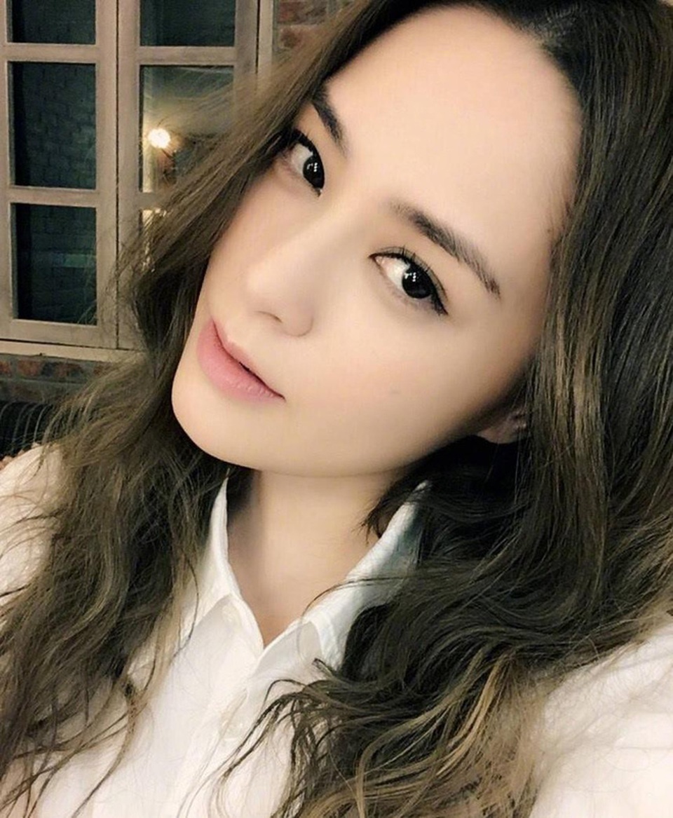 Bất ngờ trước ngoại hình hiện tại của ngọc nữ Chung Hân Đồng - 10 Bất ngờ trước ngoại hình hiện tại của ngọc nữ Chung Hân Đồng - 10