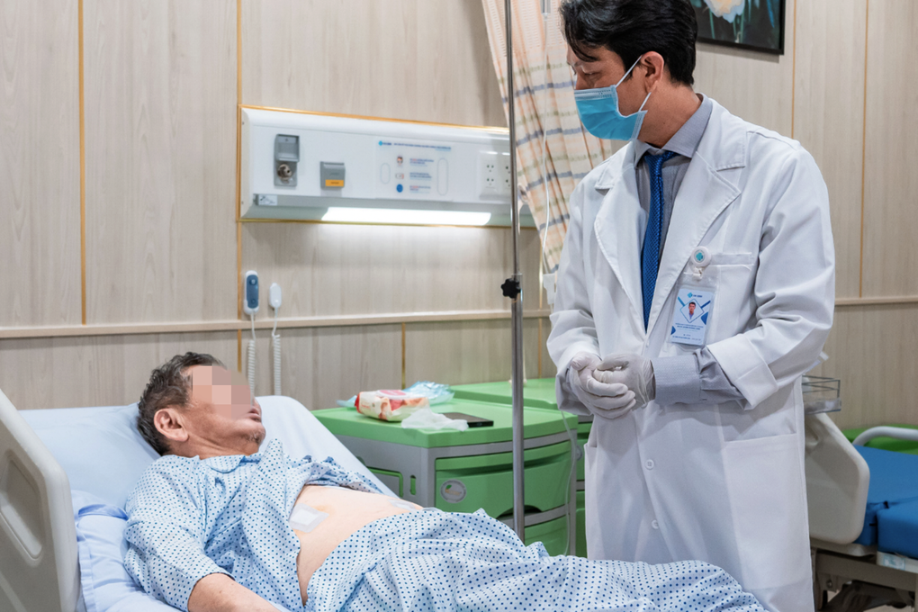 Bác sĩ Việt xuyên đêm cứu người đàn ông Thái Lan nguy kịch tính mạng - 2 Bác sĩ Việt xuyên đêm cứu người đàn ông Thái Lan nguy kịch tính mạng - 2