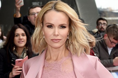 Giám khảo “Tìm kiếm Tài năng Anh” nhớ lại khoảnh khắc lần cuối ôm con