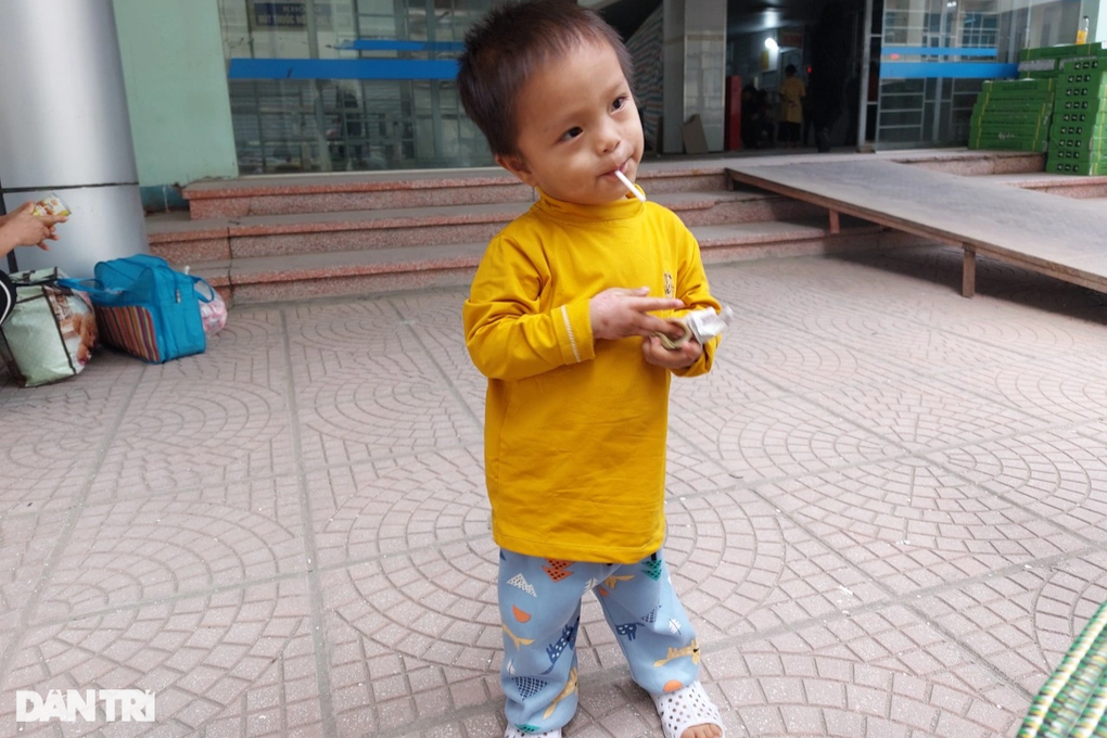 Bạn đọc Dân trí và các y, bác sĩ đã sinh ra con trai em một lần nữa - 3 Bạn đọc Dân trí và các y, bác sĩ đã sinh ra con trai em một lần nữa - 3
