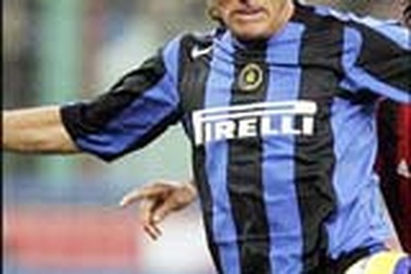 Vieri vắng mặt ở trận chung kết Cup Italia