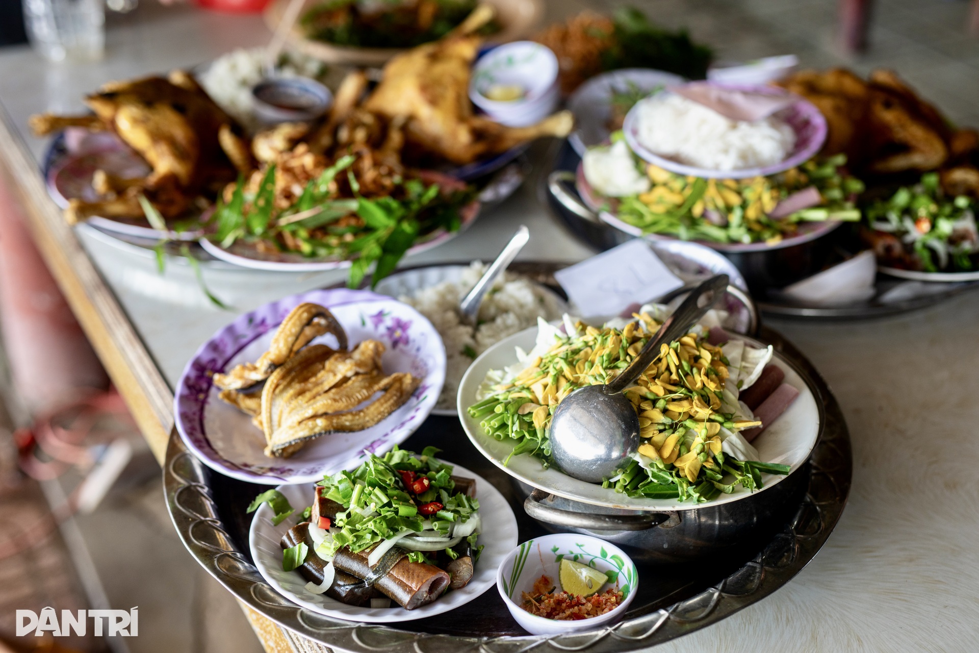 Đặc sản tắm đồng mùa nước nổi của người miền Tây - 6