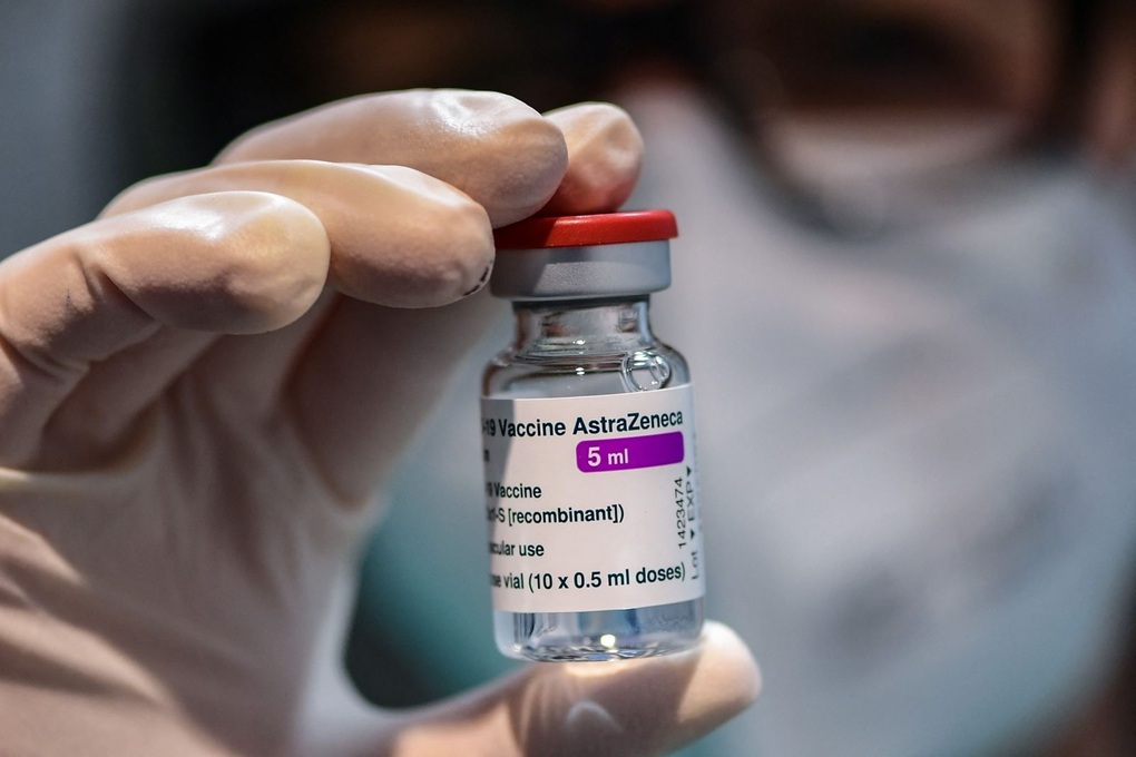 Chuyên gia quốc tế nói về vaccine Covid-19 AstraZeneca gây đông máu | Báo  Dân trí
