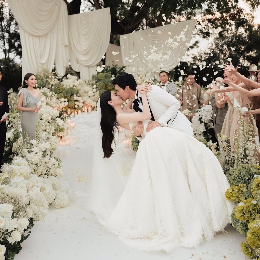 Mỹ nhân đẹp nhất làng giải trí Thái Lan Mai Davika bí mật kết hôn - 2