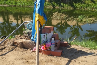 Hoảng hồn phát hiện sọ người dưới mương nước