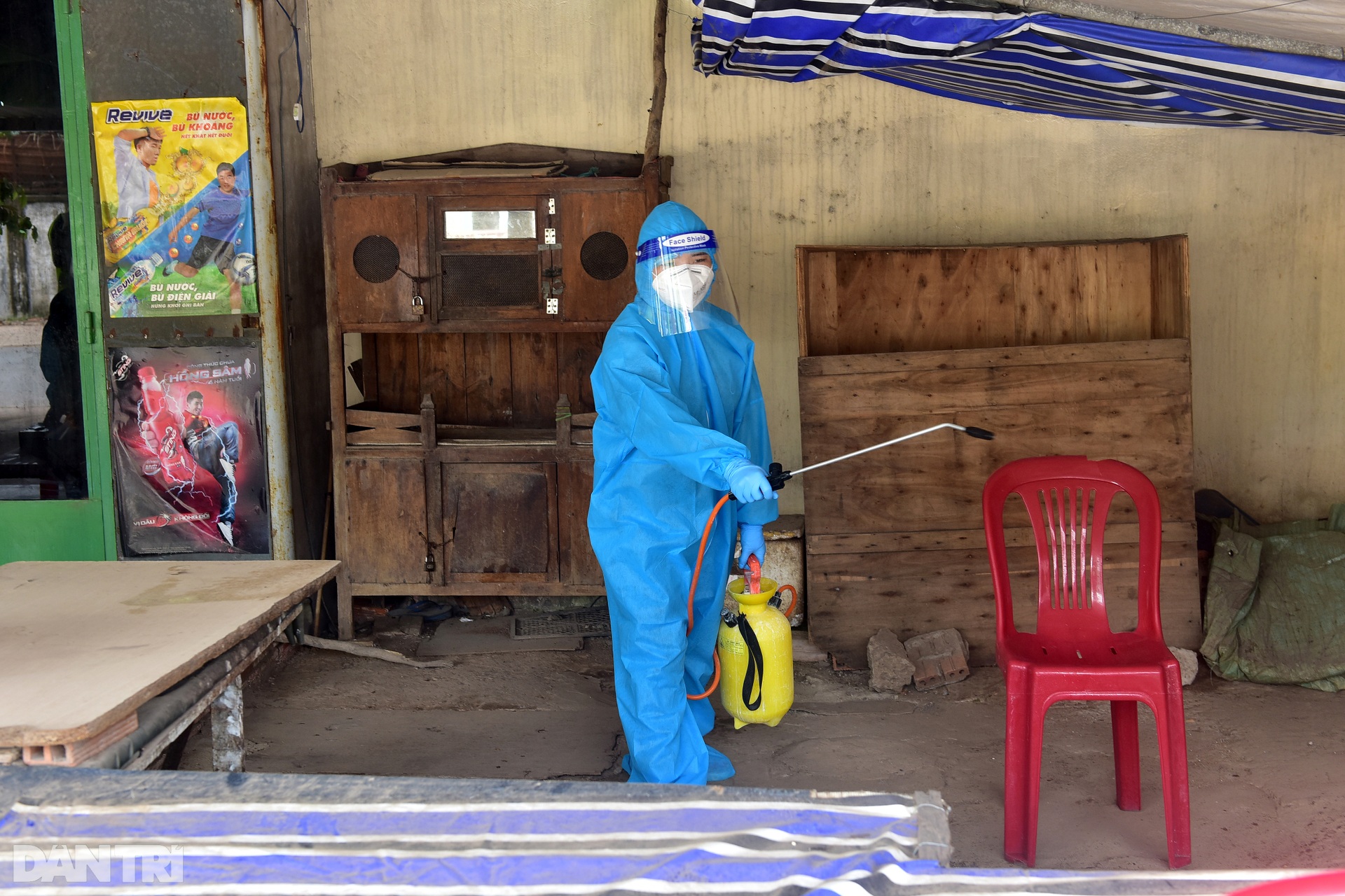 Bị test nhanh trên đường đi mua gạo, một người TPHCM dương tính SAR-CoV-2 - 11