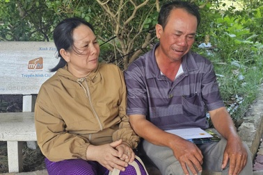 Nỗi đau của gia đình mất 4 người thân trong vụ cháy xe khách ở Đồng Nai