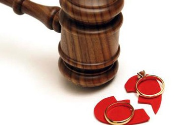 Sẵn sàng quỳ gối chịu nhục, vẫn bị vợ đòi ly hôn