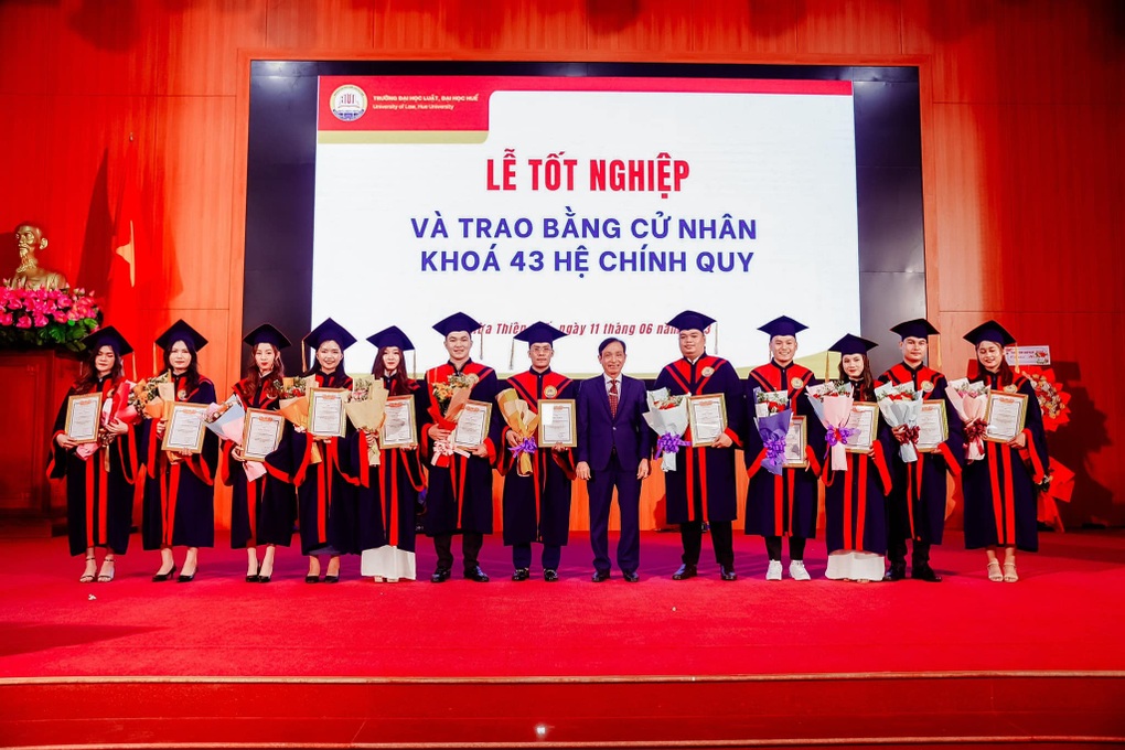 Đại học Luật, Đại học Huế ổn định học phí, hỗ trợ người học - 2 Đại học Luật, Đại học Huế ổn định học phí, hỗ trợ người học - 2