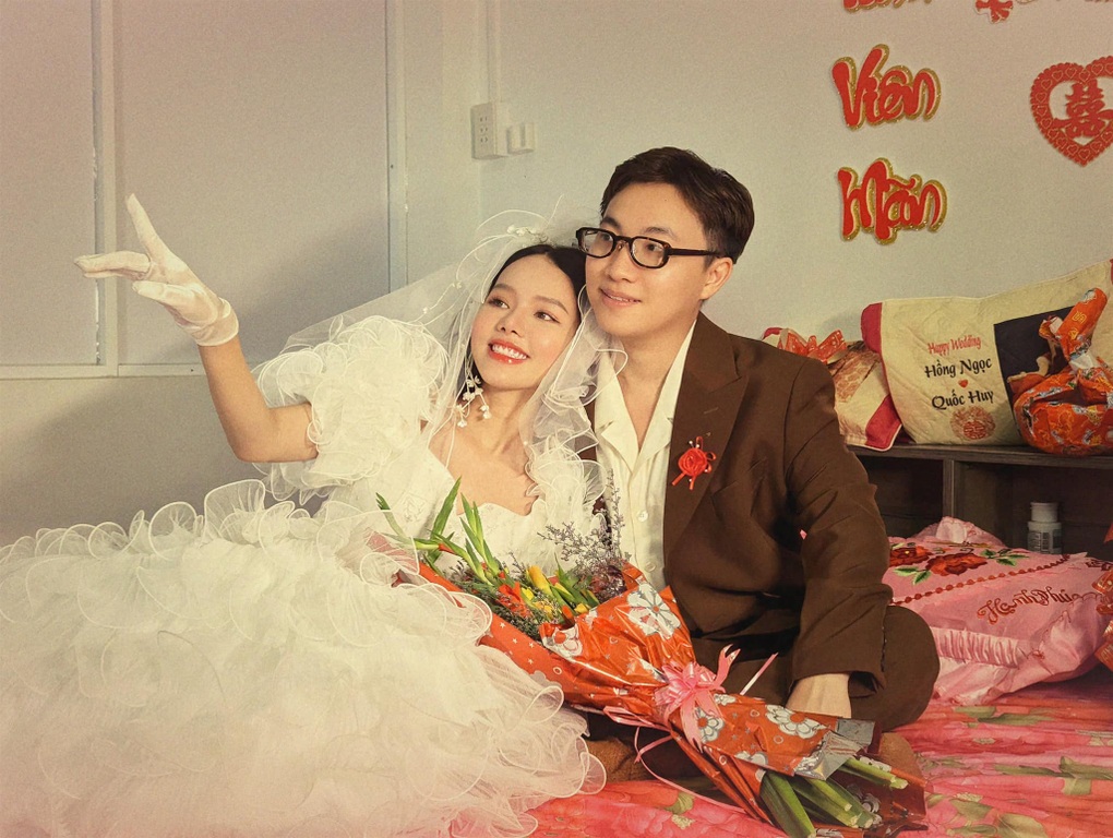Cô dâu bộ ảnh cưới thời bố mẹ anh: Mỗi năm chồng đều tặng nhẫn kim cương - 4 Cô dâu bộ ảnh cưới thời bố mẹ anh: Mỗi năm chồng đều tặng nhẫn kim cương - 4