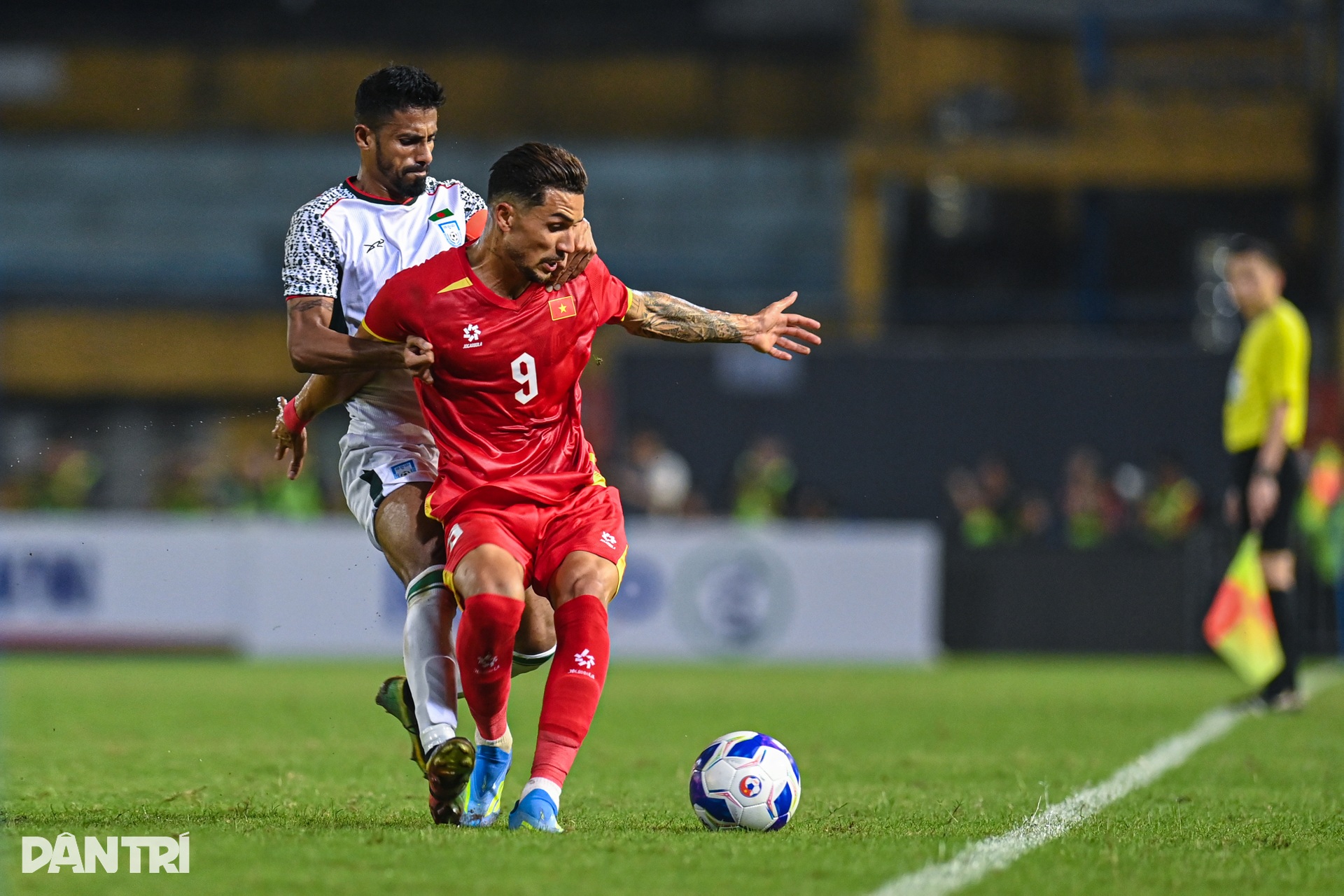 Màn trình diễn của Xuân Son, Hoàng Hên trong chiến thắng Bangladesh 3-0 - 17 Màn trình diễn của Xuân Son, Hoàng Hên trong chiến thắng Bangladesh 3-0 - 17