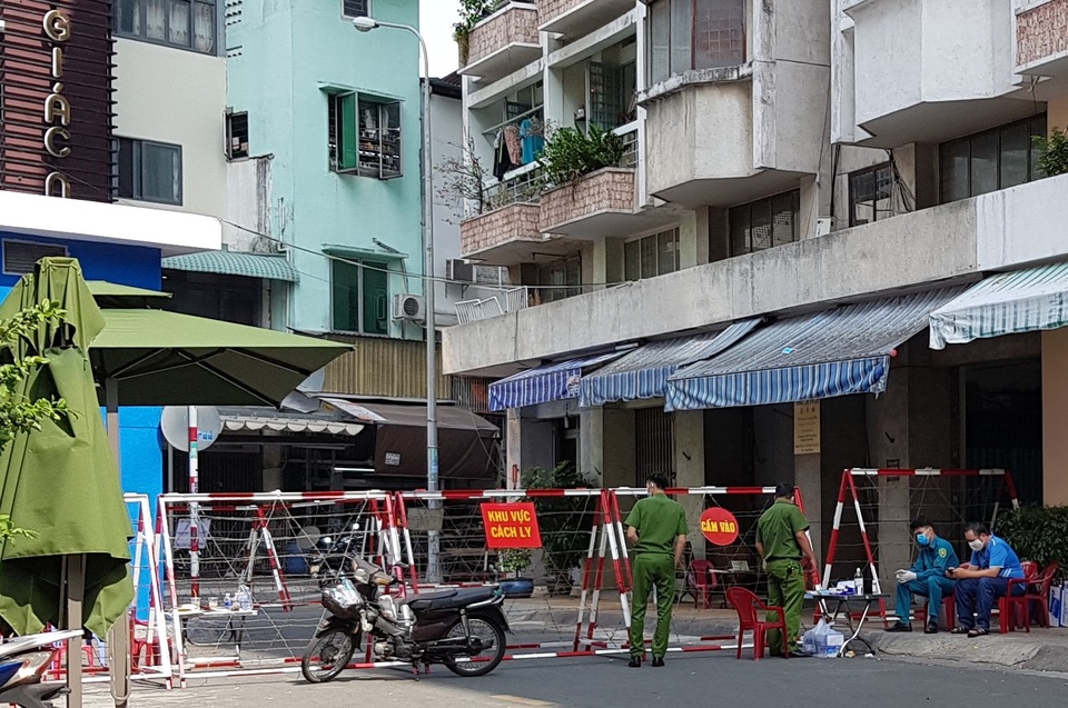 5 người Trung Quốc nhập cảnh trái phép đi trót lọt từ Bắc vào Nam - 2 5 người Trung Quốc nhập cảnh trái phép đi trót lọt từ Bắc vào Nam - 2
