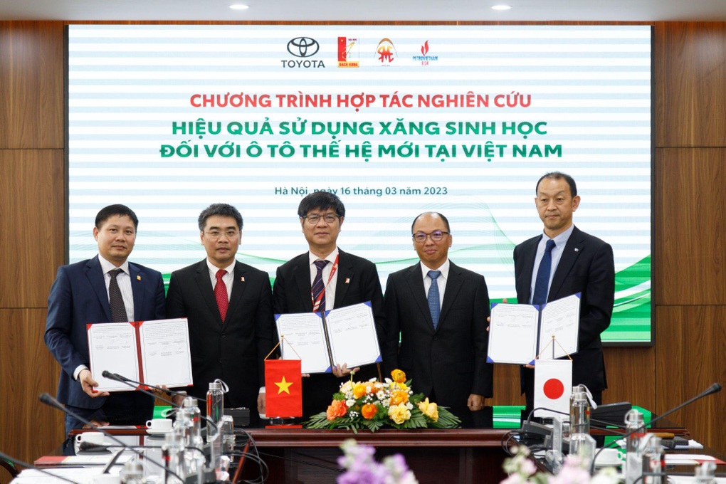 CEO Toyota khu vực châu Á truyền cảm hứng cho sinh viên Việt Nam - 4 CEO Toyota khu vực châu Á truyền cảm hứng cho sinh viên Việt Nam - 4