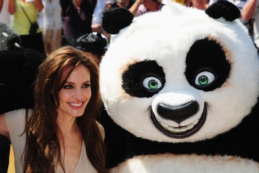 Angelina Jolie xuất hiện nổi bật tại LHP Cannes