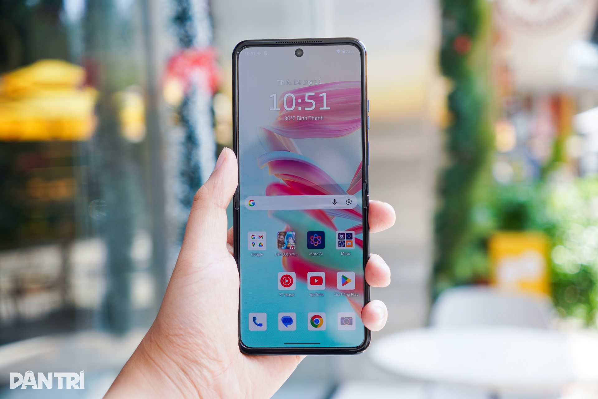 Đánh giá Motorola Razr 60: Có gì để đối đầu Samsung Galaxy Z Flip7 FE? - 11