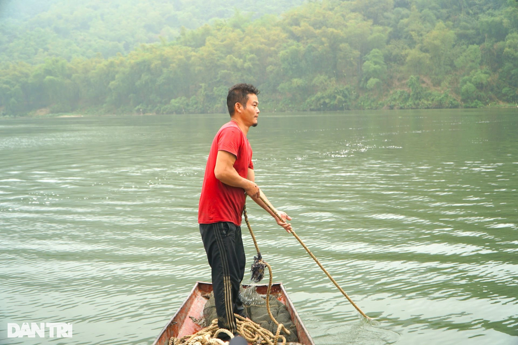 Công phu nghề cào hến trên sông Mã - 6 Công phu nghề cào hến trên sông Mã - 6