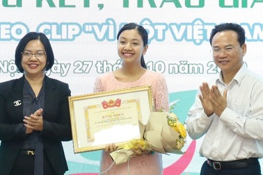 Cô gái Sài thành giành giải nhất cuộc thi sáng tạo clip bảo vệ môi trường