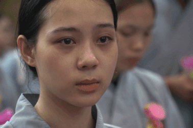 Người dân bật khóc trong đêm lễ Vu Lan tại TPHCM