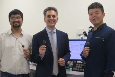 Vi chip thông minh có thể tự khởi động và hoạt động khi hết pin