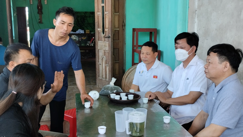 Thăm hỏi, động viên gia đình 2 học sinh đuối nước khi tắm biển - 2 Thăm hỏi, động viên gia đình 2 học sinh đuối nước khi tắm biển - 2